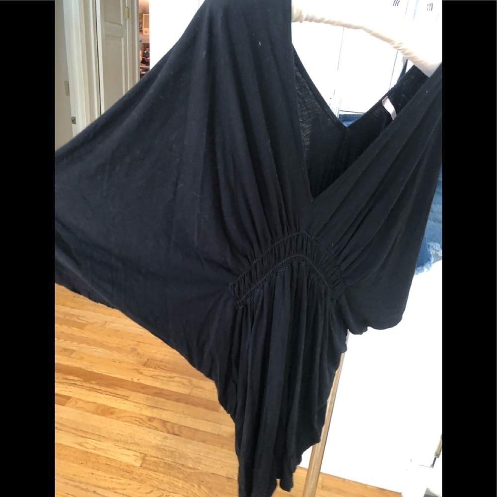 𝅺I.ON small Black top / cover up  double V dolman sleeve detail at bust